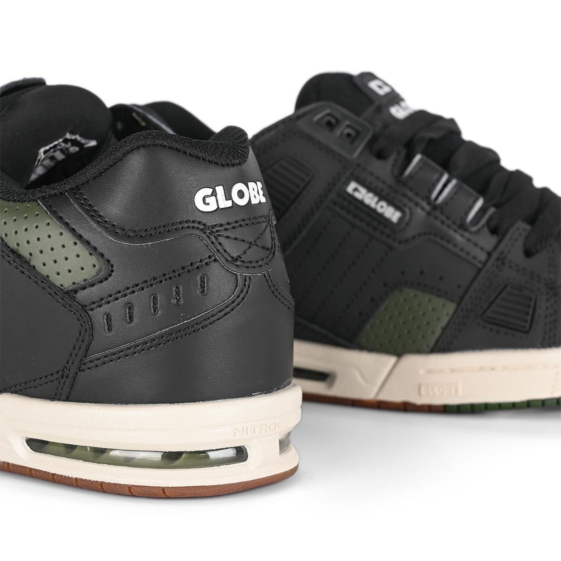 Globe Sabre Skate Shoes – Black/Dark Green