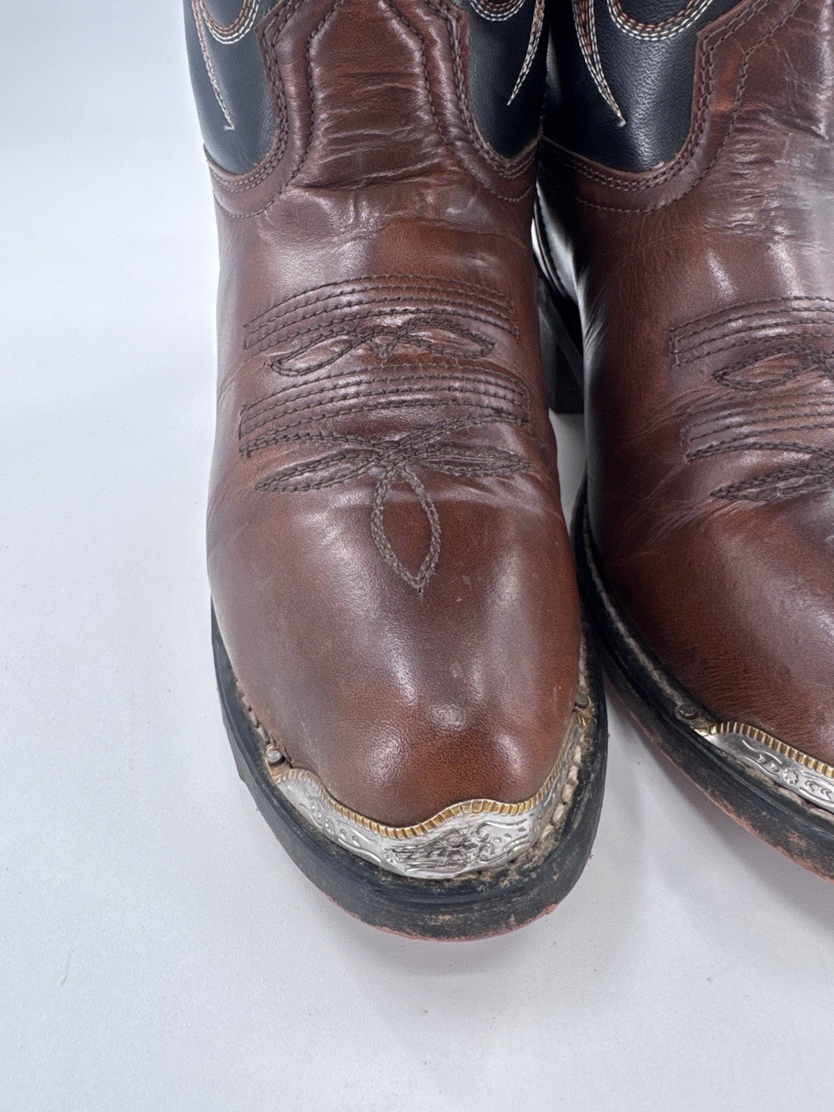 Laredo Men’s 28-2464 Nashville Leather Cowboy Boot Size 7 EW Peanut