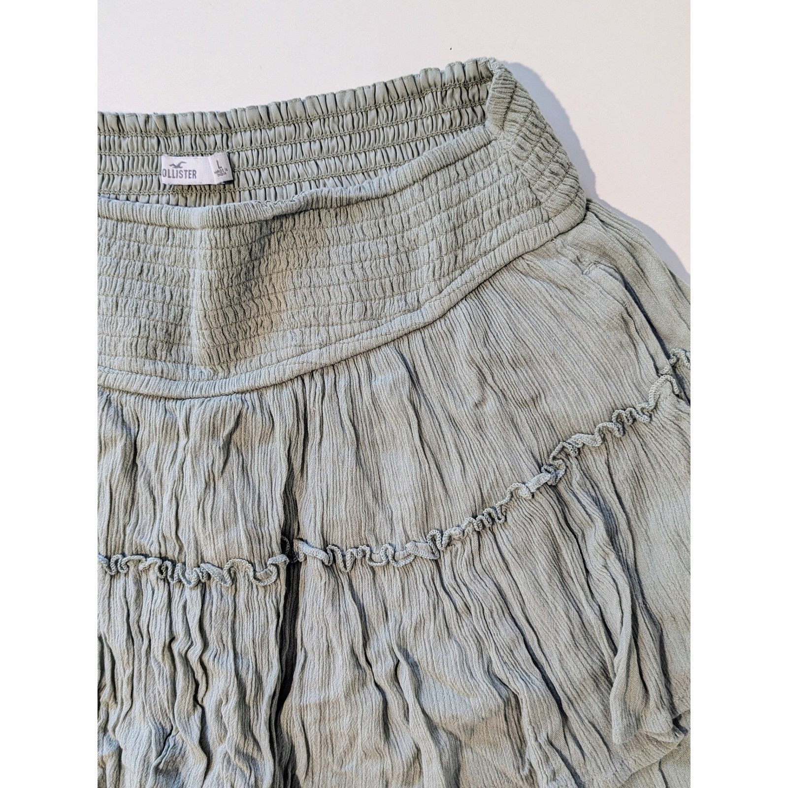 Hollister Sage Green Smocked Tiered Ruffle Skort Mini Skirt with Pockets Large