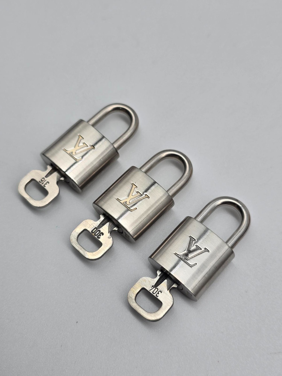 Authentic 1 Louis Vuitton Silver Padlock Lock & 1 Key LV Bag Luggage Accessory