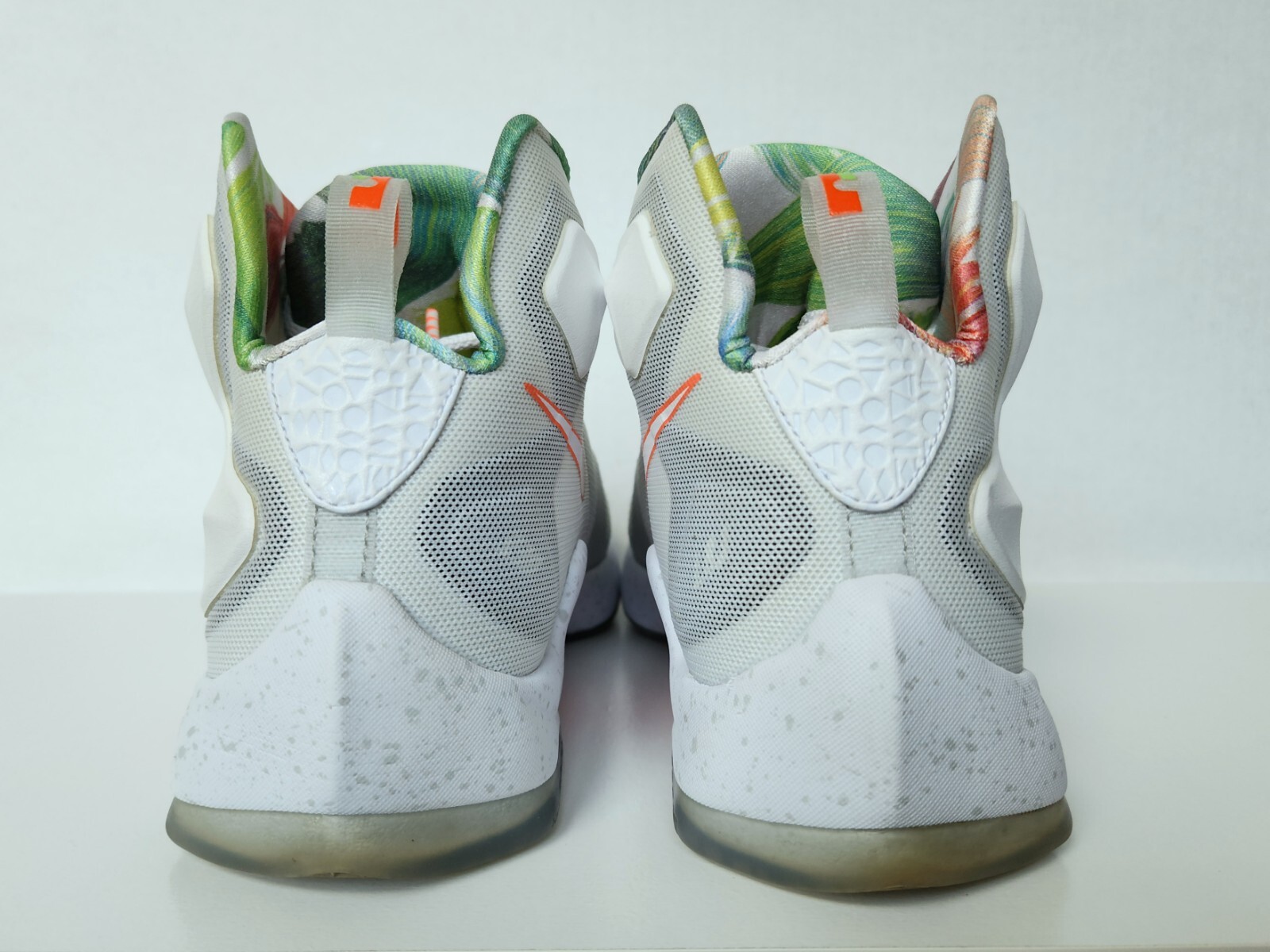 Nike LeBron 13 High Easter GS Size US 6.5Y 808709-108