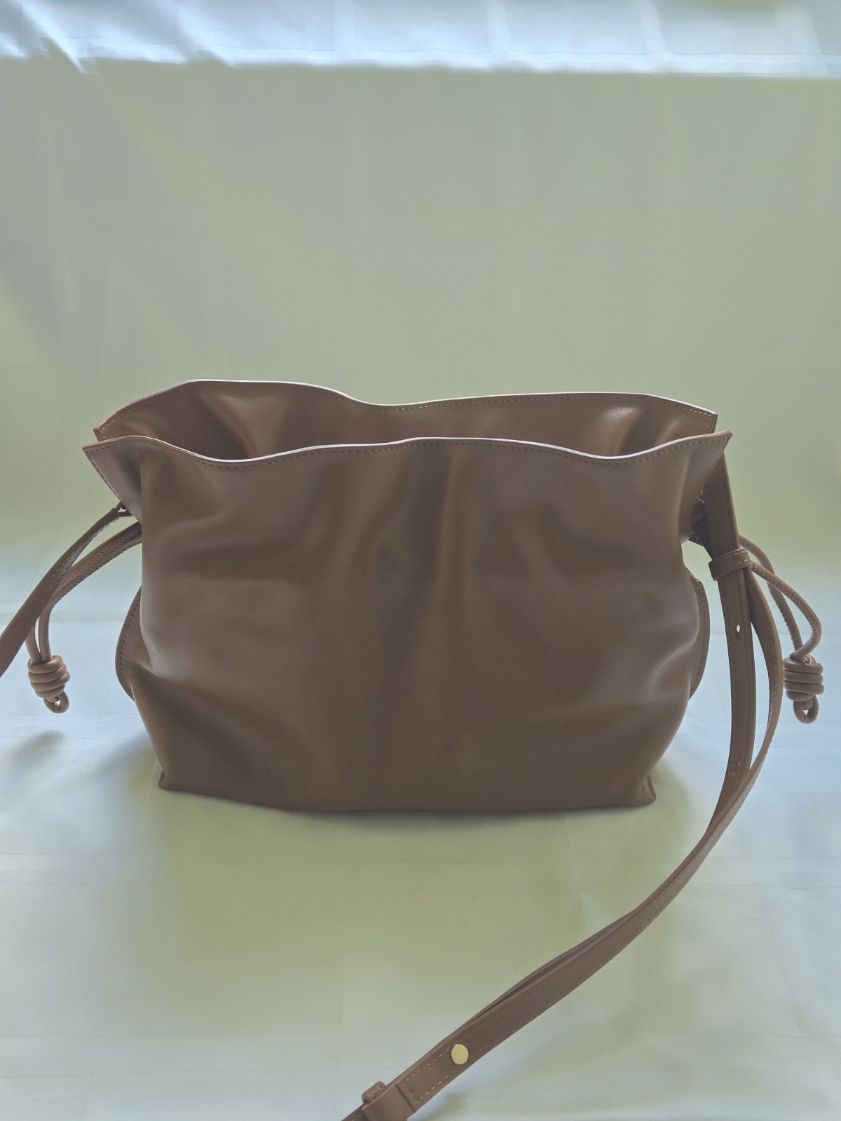 QUINCE ITALIAN LEATHER DRAWSTRING POUCH CROSSBODY BAG COGNAC PURSE MSRP $122