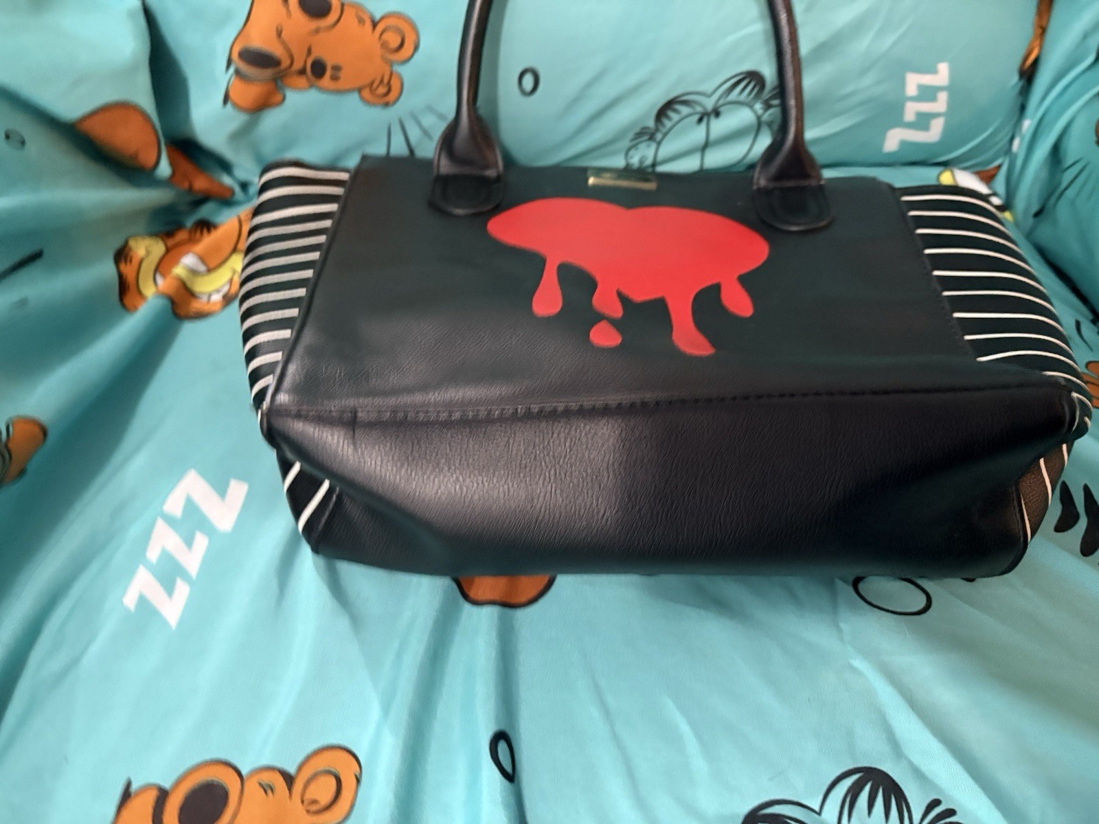 Betsey Johnson Black Zip-Top Tote Bag Red Heart Striped Sides Lined Pockets