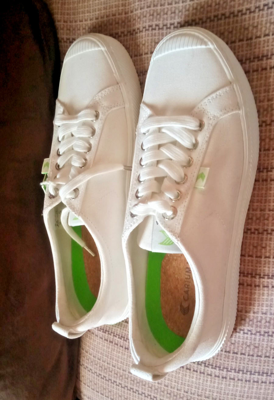 Cariuma Oca Low Athletic Sneaker Shoes White Canvas Women’s Size US 6.50/37EU