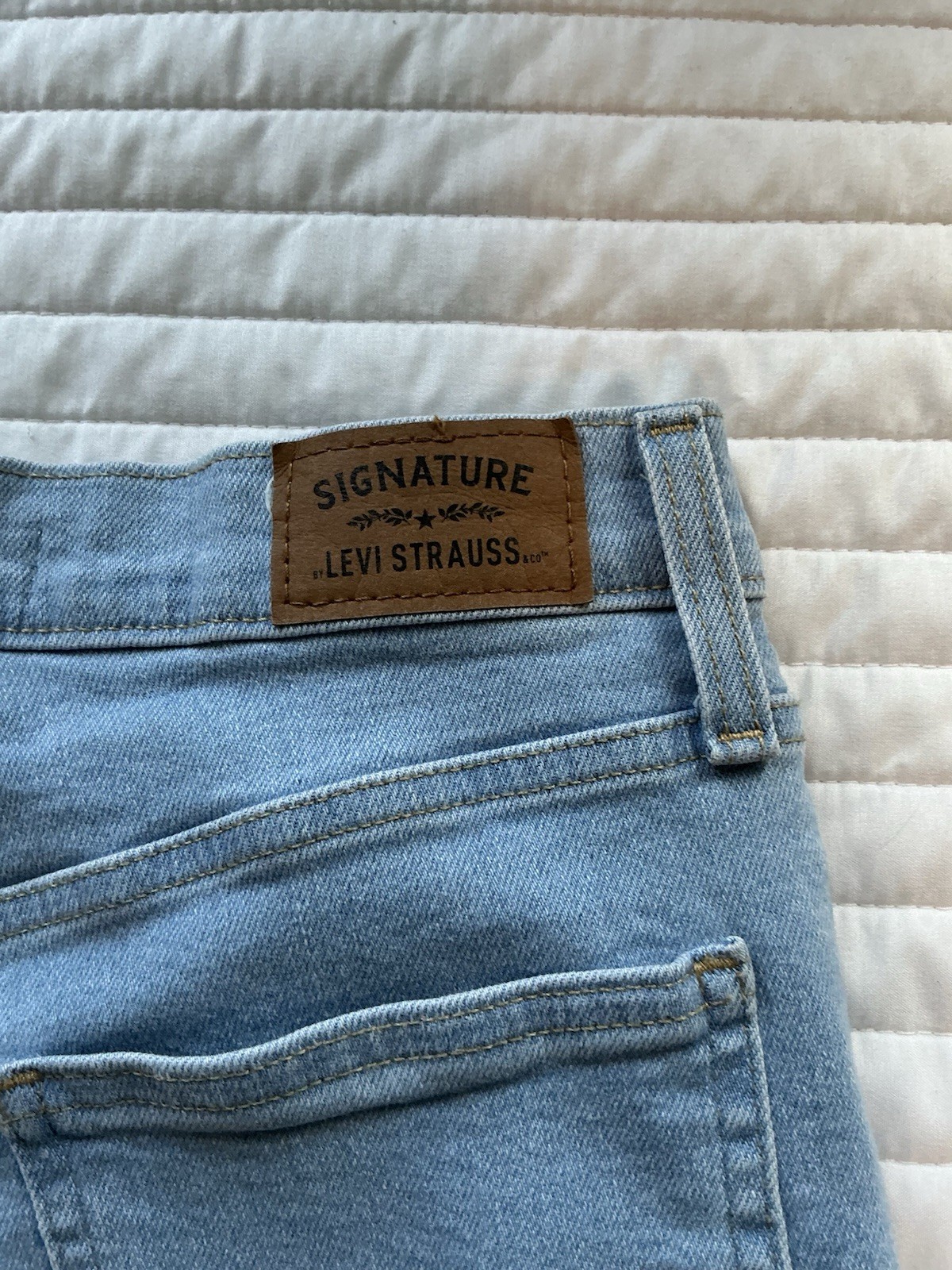 Signature by Levi Strauss & Co. Light Wash High Rise Skinny Jeans Sz 4