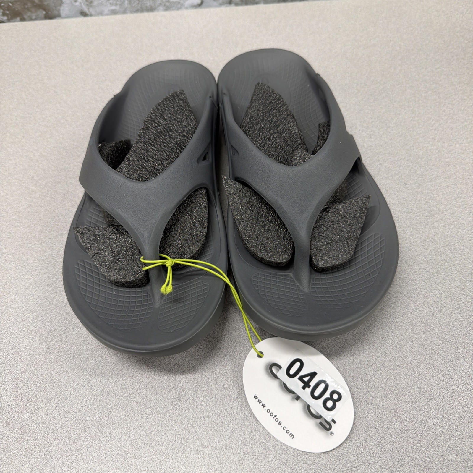 OOFOS OOriginal Sandals M4/W6 Slate Recovery Flip Flop Arch Comfort Foam