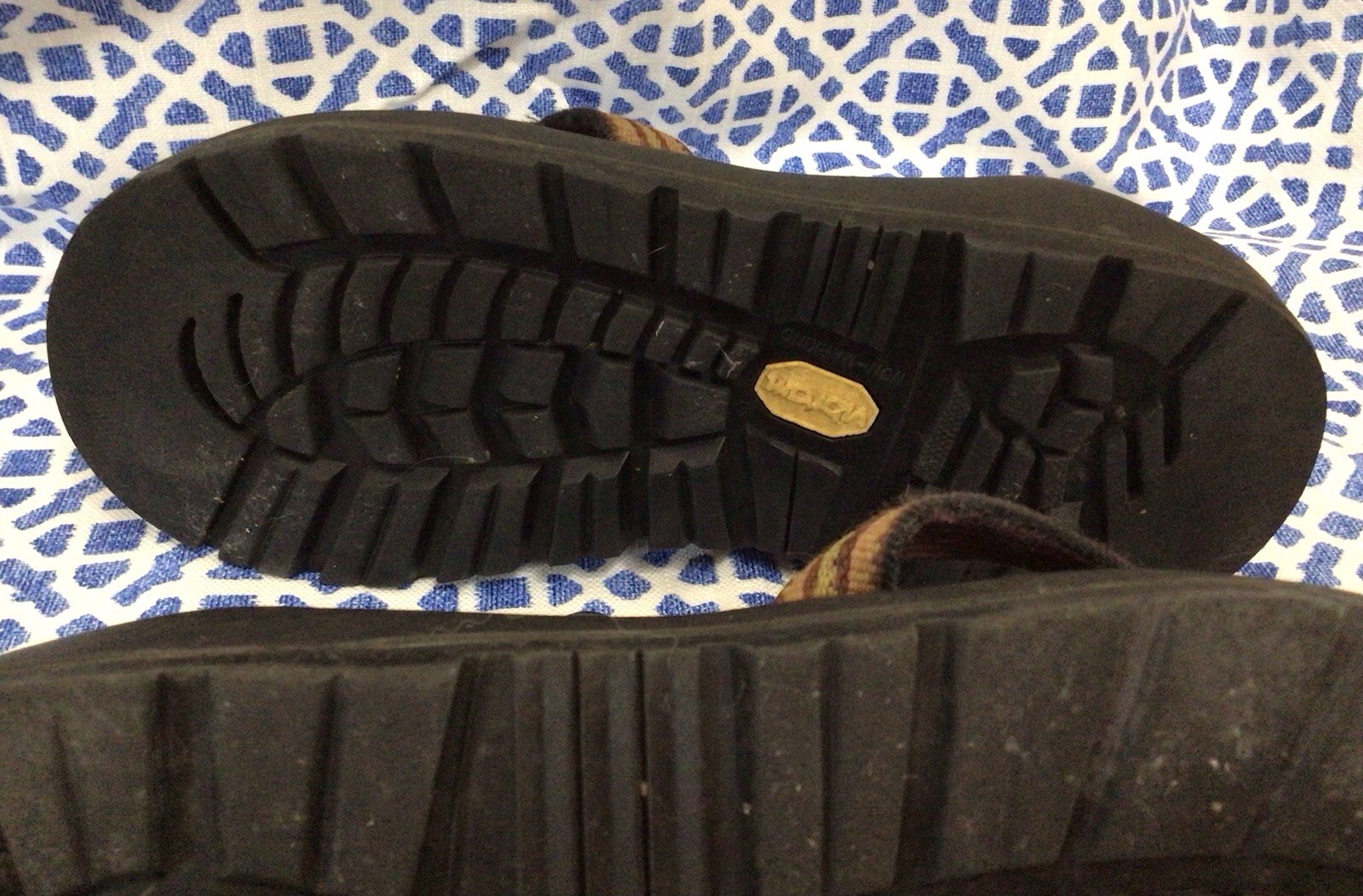 Chaco Toe Loop Women’s Sandals Stripe. 10.25” Sole=7 Or 7.5 Size No Tag +++nice