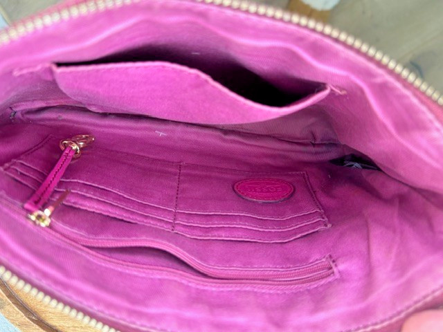 Fossil Sydney Crossbody Bag Adjustable Purse Clutch Fuchsia Hot Pink Leather