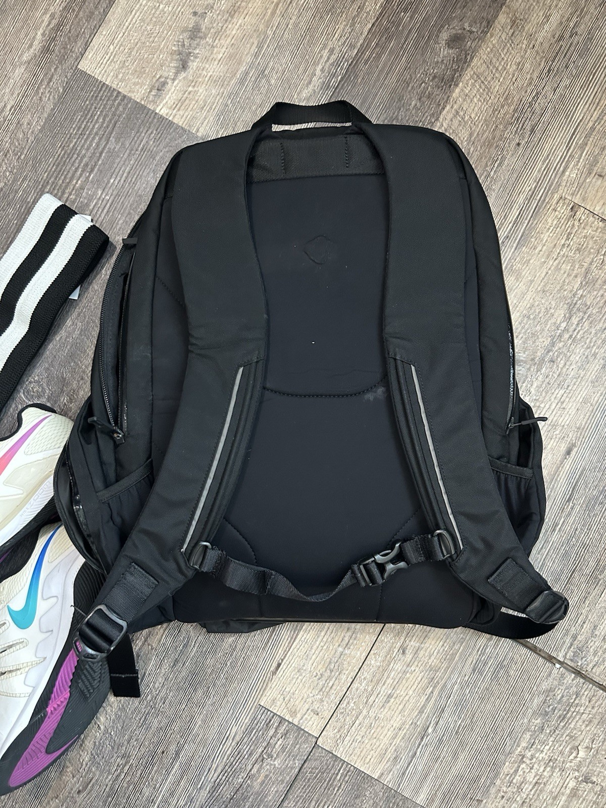 EUC Lululemon Para Backpack 23L Gym Yoga Bag