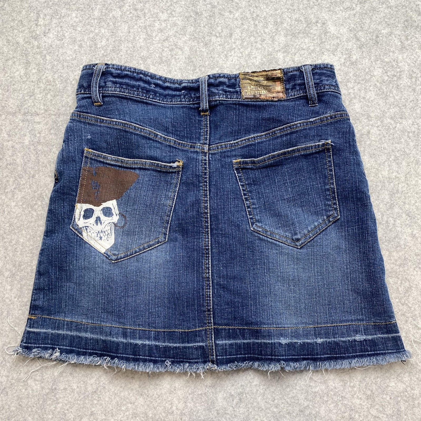 Disney Store Skirt Womens 6 (30 Waist) Blue Pirates Of The Caribbean Skull Mini