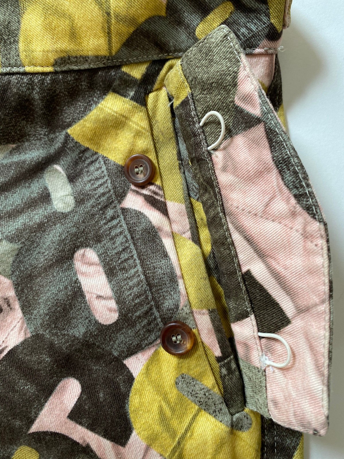 John Galliano Early 2000s Cargo Shorts IT52 US36 D-Rings Garter Straps Italy
