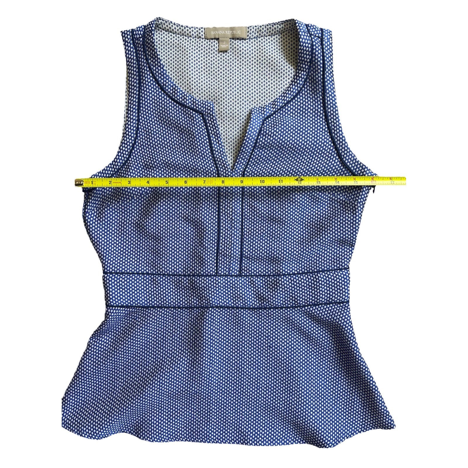 EUC Banana Republic Textured Riviera Blue White Sleeveless Peplum Top Size 2