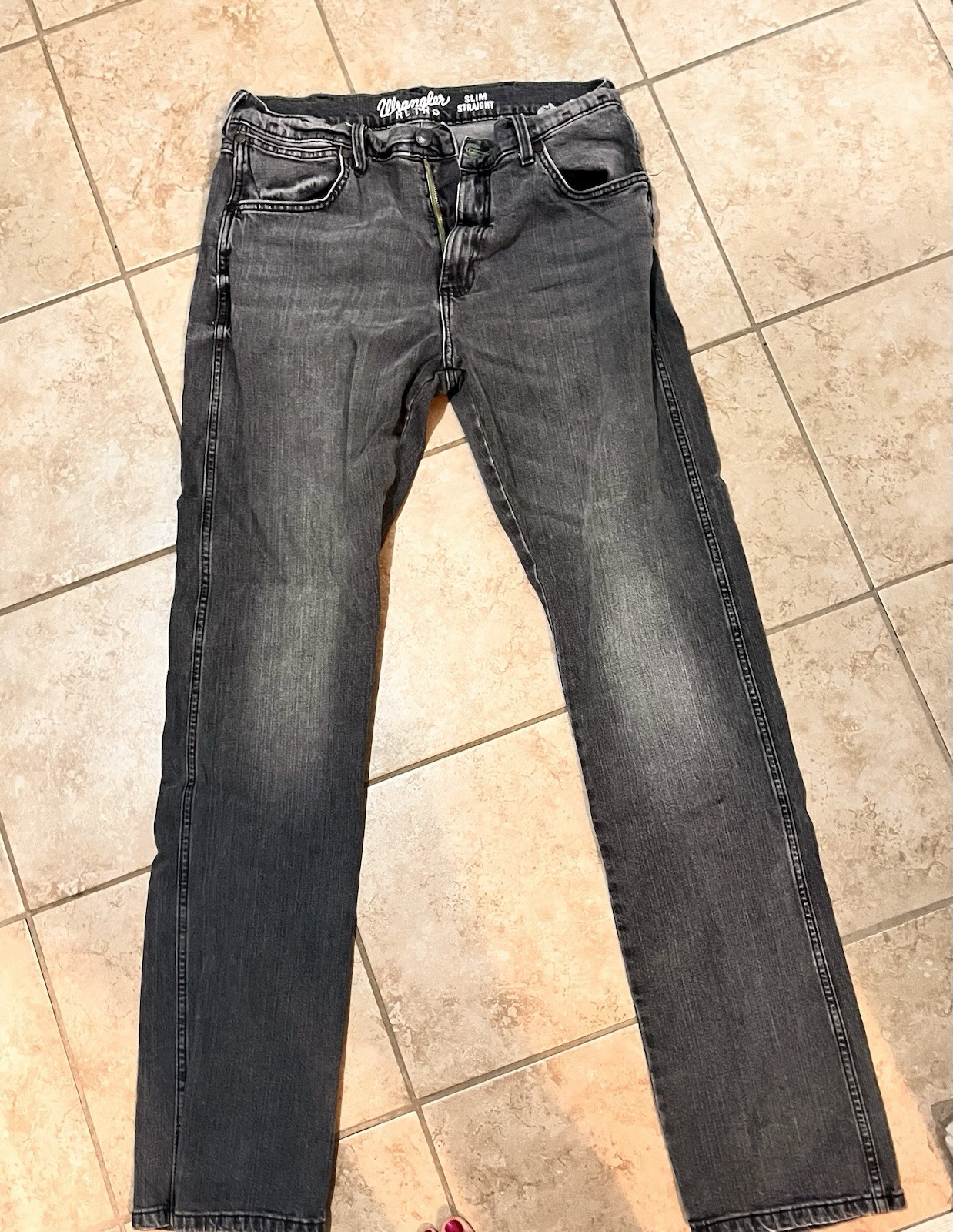 Wrangler Retro Men’s Slim Straight Gray Dark Wash Stretch Denim Jeans