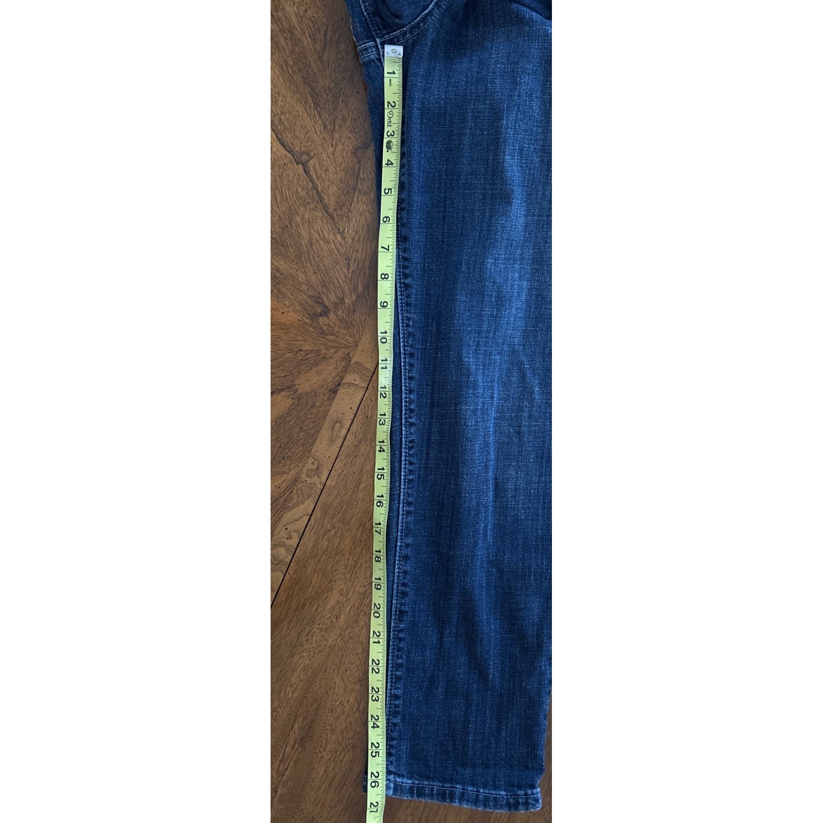 Laurie Felt Los Angeles Classic Weekender Crop Jeans Blue Denim 10 A367030