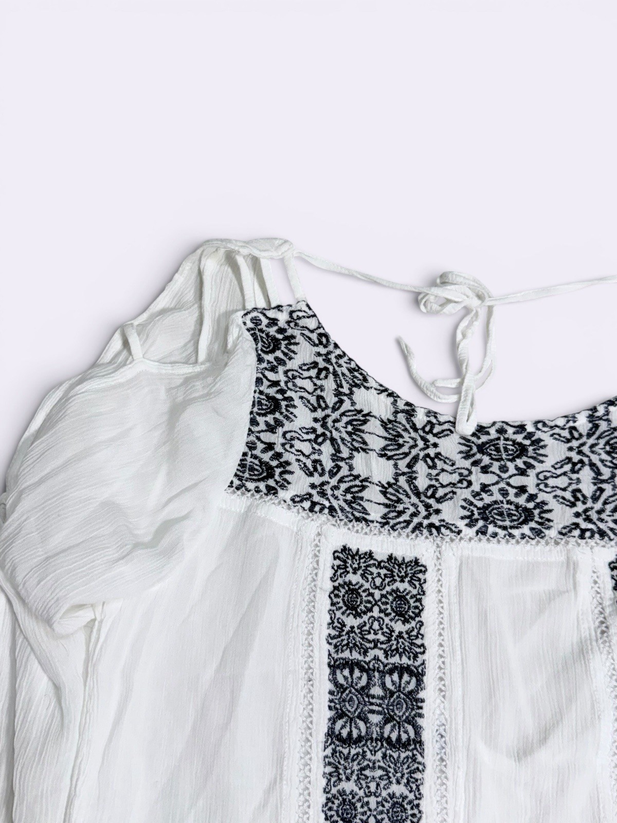 OndadeMar Embroidered Resort Top White 100% Rayon Cold Shoulder – Small