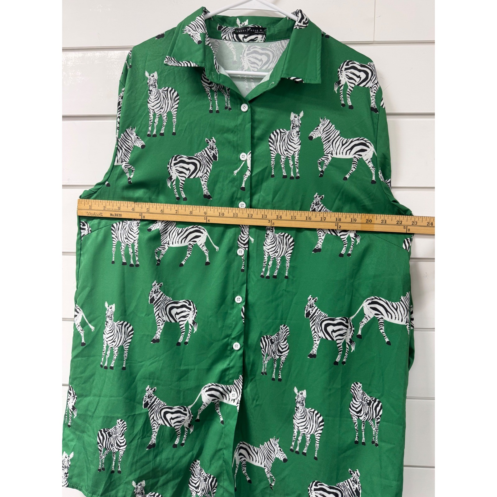Emery Rose Green Zebra Print Button Down Shirt Womens XL Long Sleeve Animal Top
