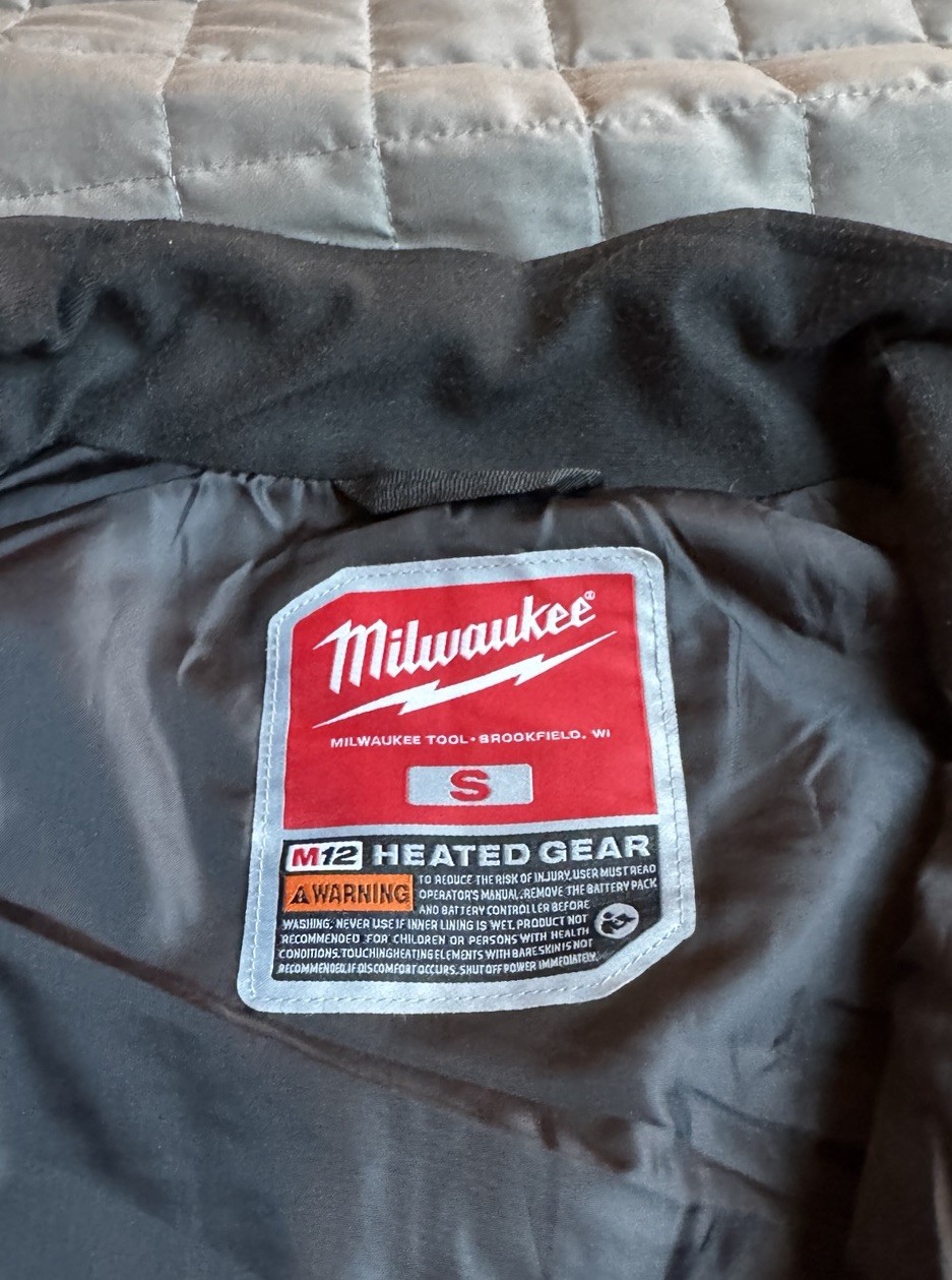 Milwaukee M12 Heated Vest – Men’s, Small, Great Condition