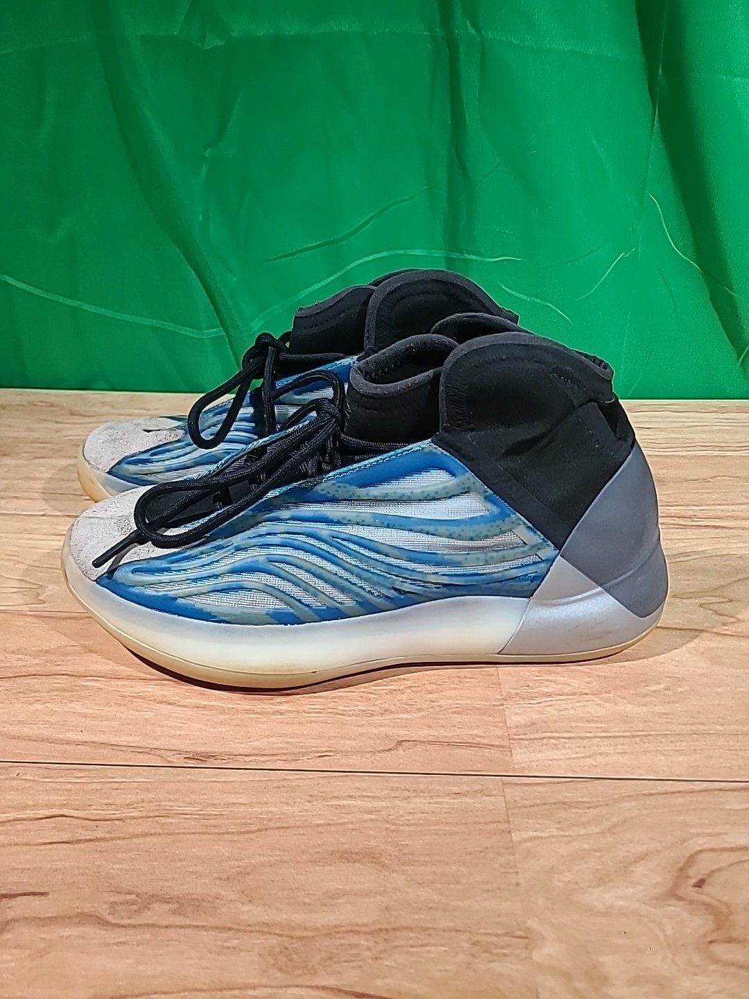 Adidas Yeezy Quantum Basketball Blue Sneakers GZ8872 – Men’s Size 9 US