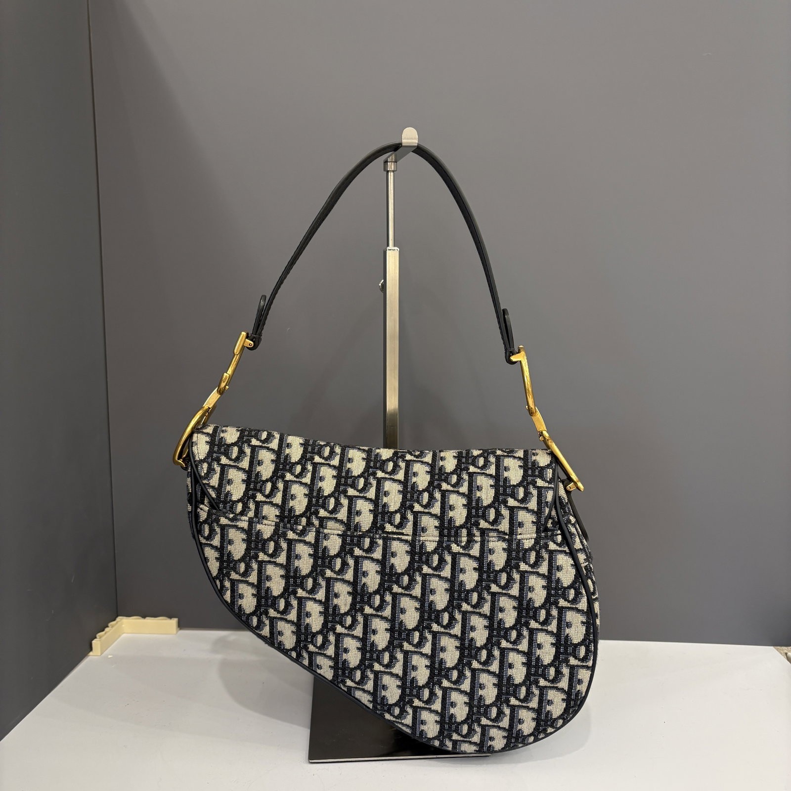 Dior Medium Saddle Bag Beige Navy Oblique (zh052626a3)