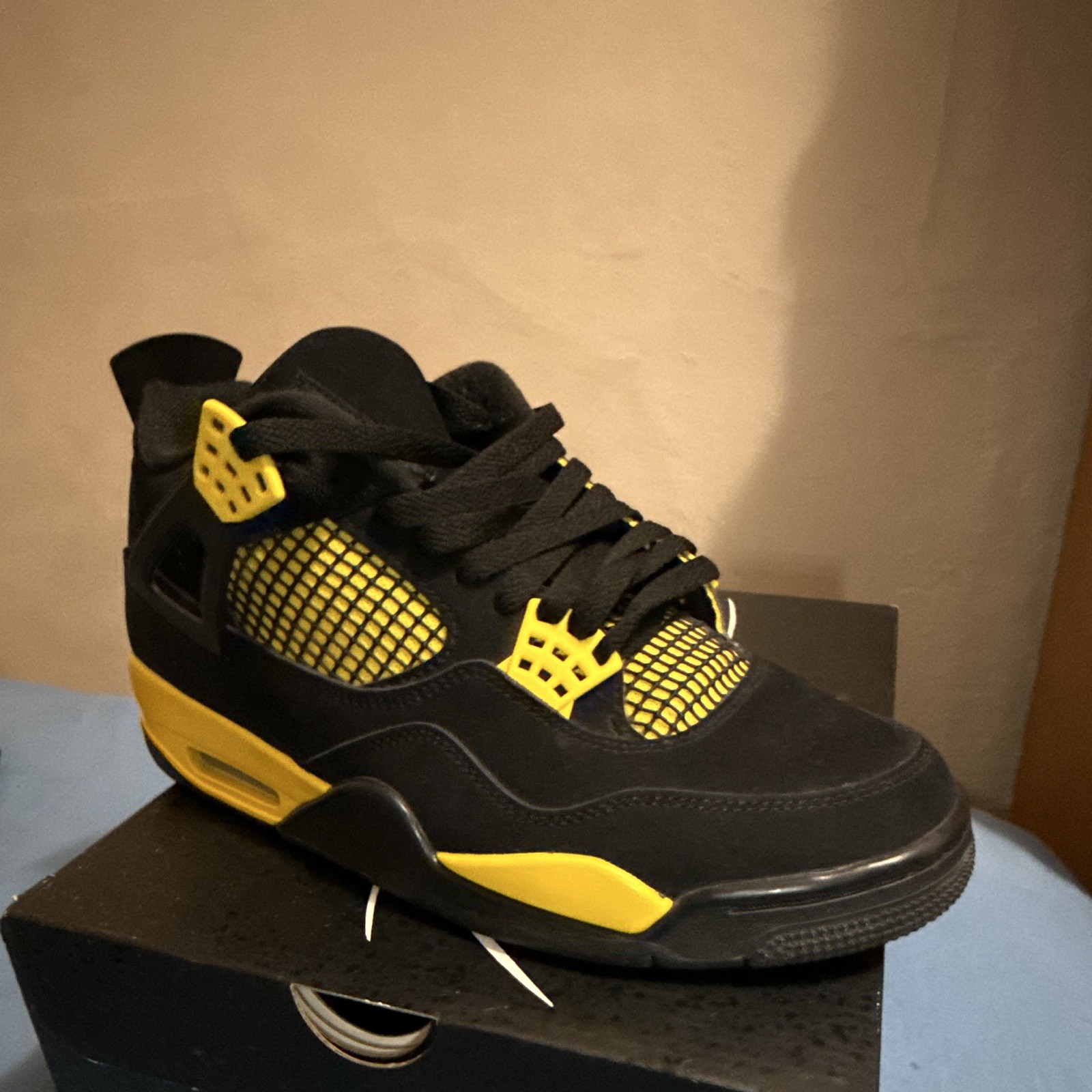 Jordan Air Jordan 4 Retro Thunder Black/Tour Yellow DH6927-017 2023