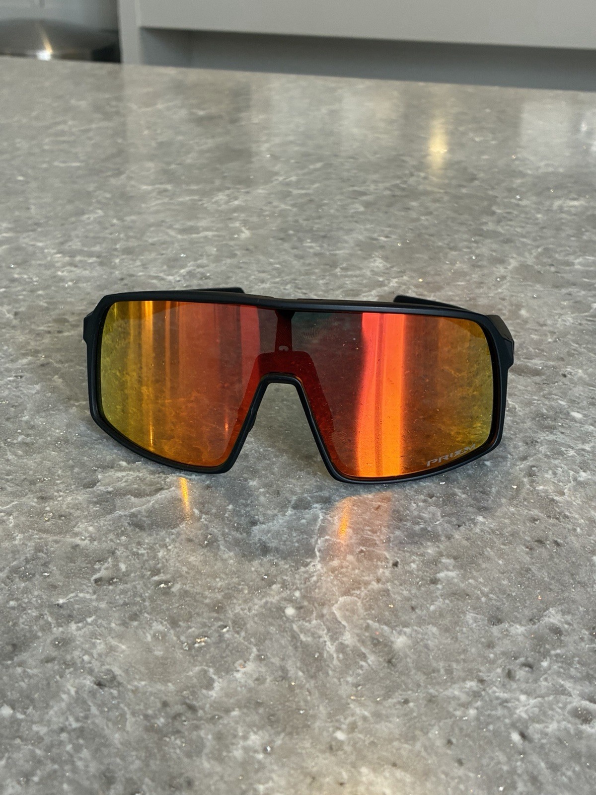NEW OAKLEY OO9406 Sutro Rectangular Sunglasses Black frame – Orange Prizm lens