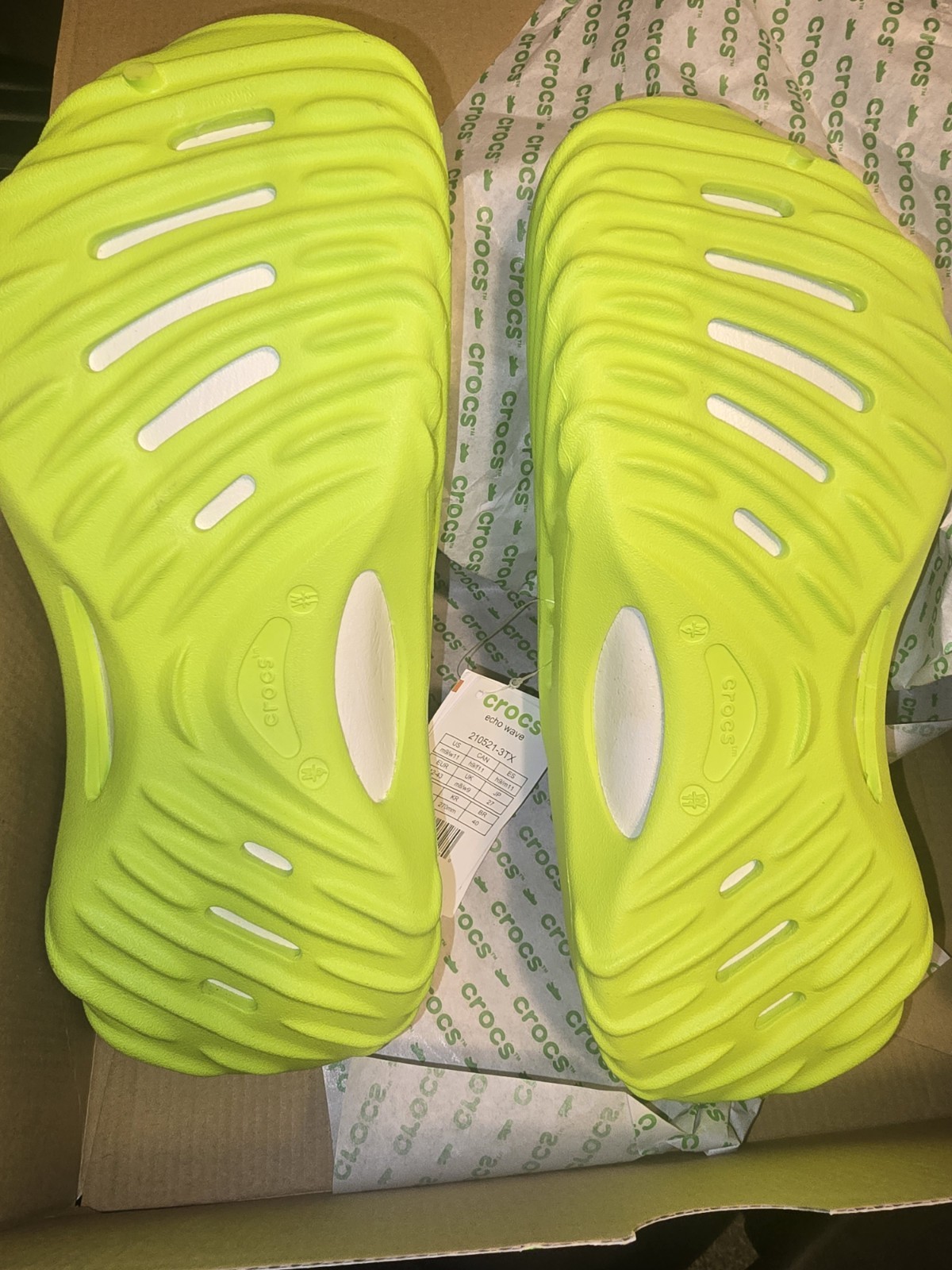 Crocs Echo Wave Lime Punch Volt Sz.9M / 11W