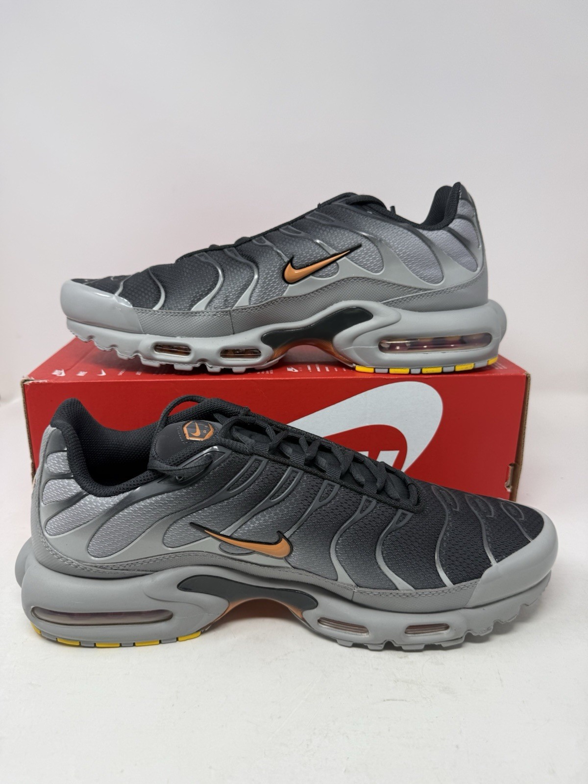 Nike Air Max Plus Light Smoke Grey Orange Running Sneakers DM0032-037 Mens Sizes