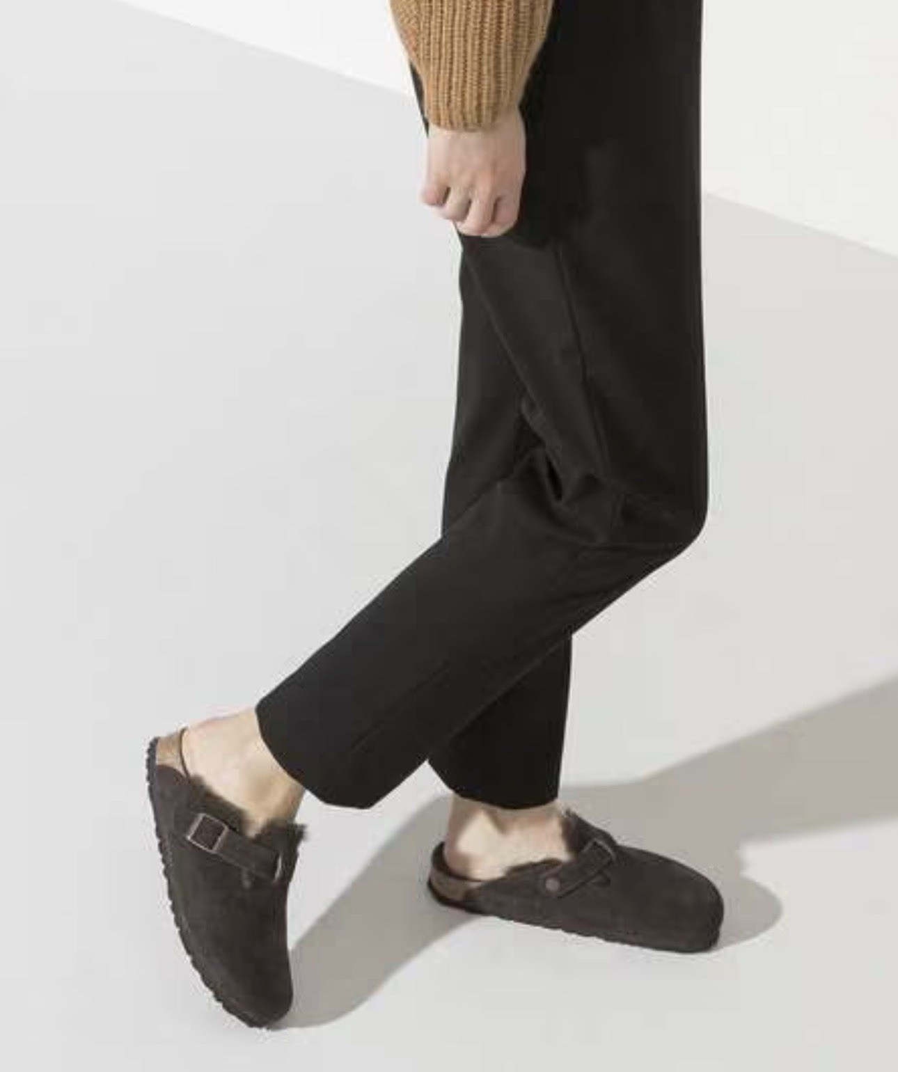 Birkenstock EU 39 M6; W8 Narrow Boston Shearling Suede Leather Clogs