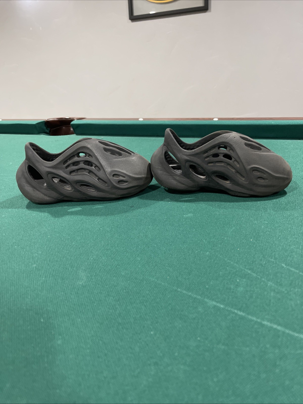 yeezy foam runner size 9 Kids Onyx