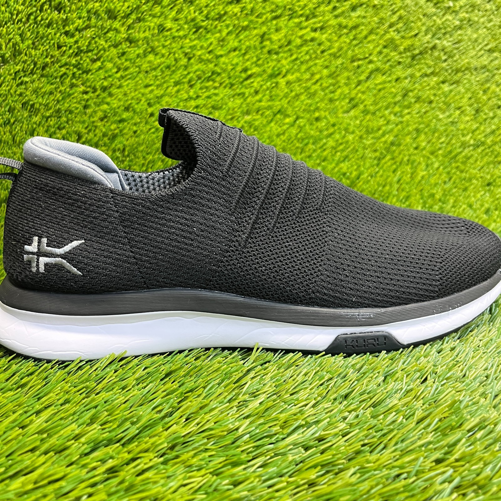 Kuru Atom Slip-On Mens Size 11 Black White Gray Athletic Walking Shoes Sneakers