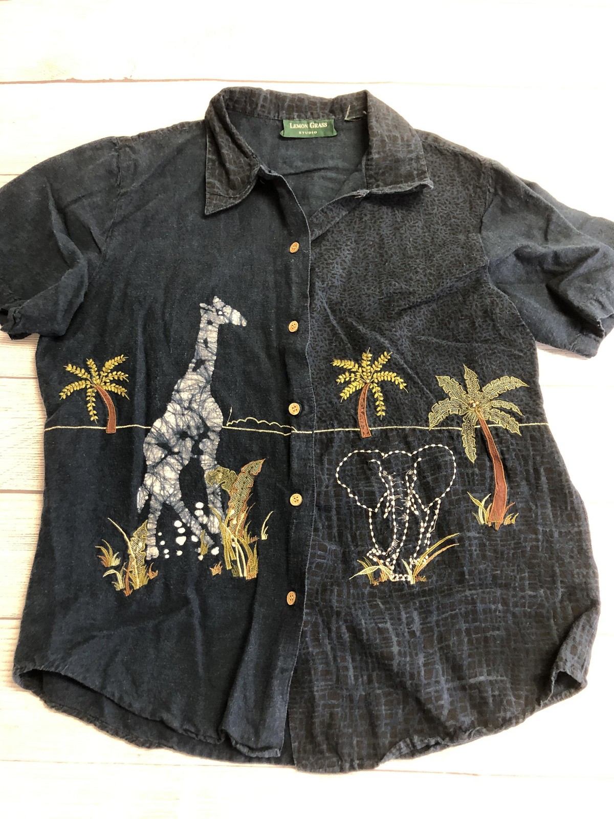 Lemon Grass Button Up Shirt Womens L Blue Safari Animals Embroidered Palm Trees