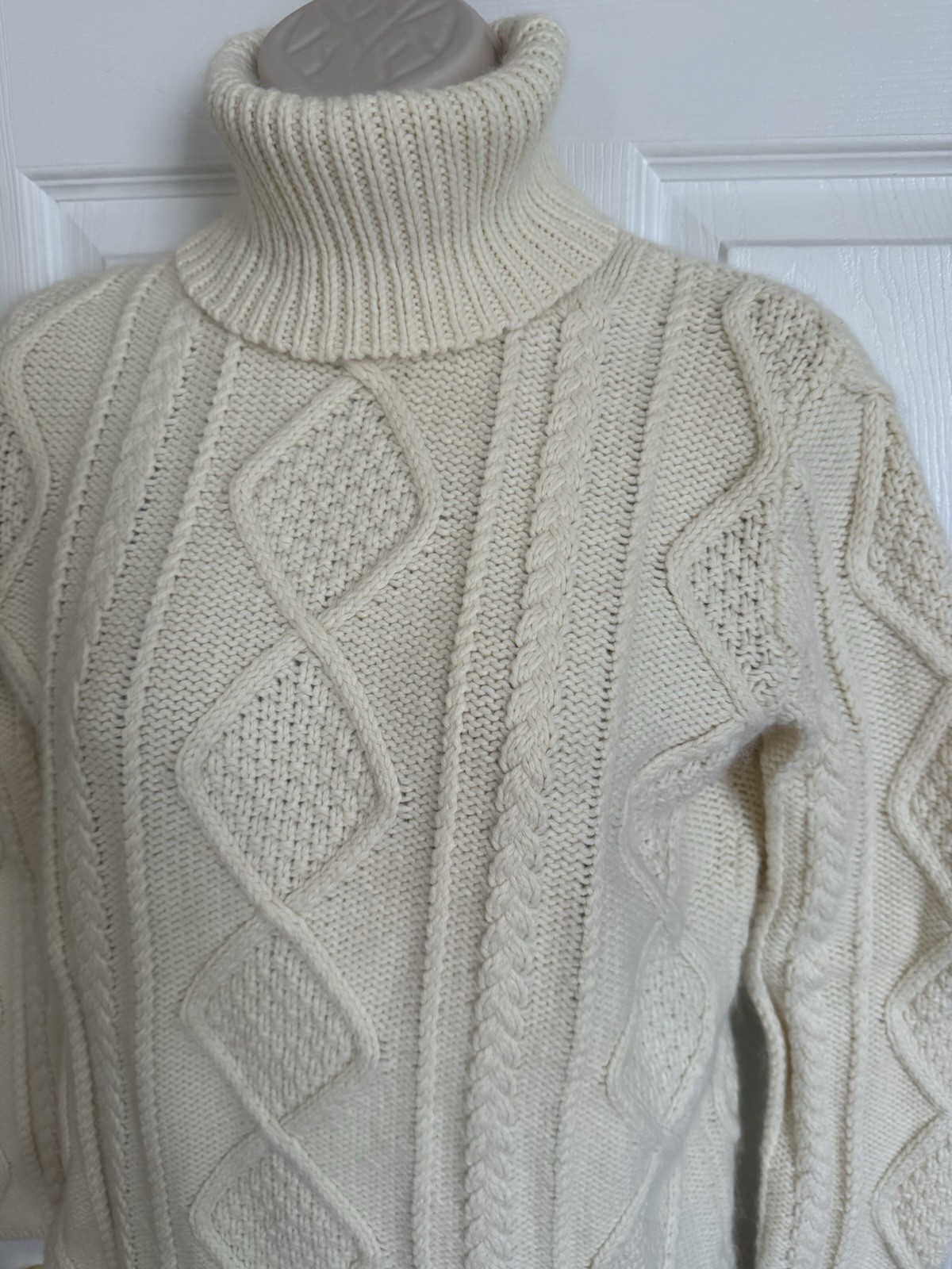 EDDIE BAUER IVORY WOOL CREW SWEATER SIZE M