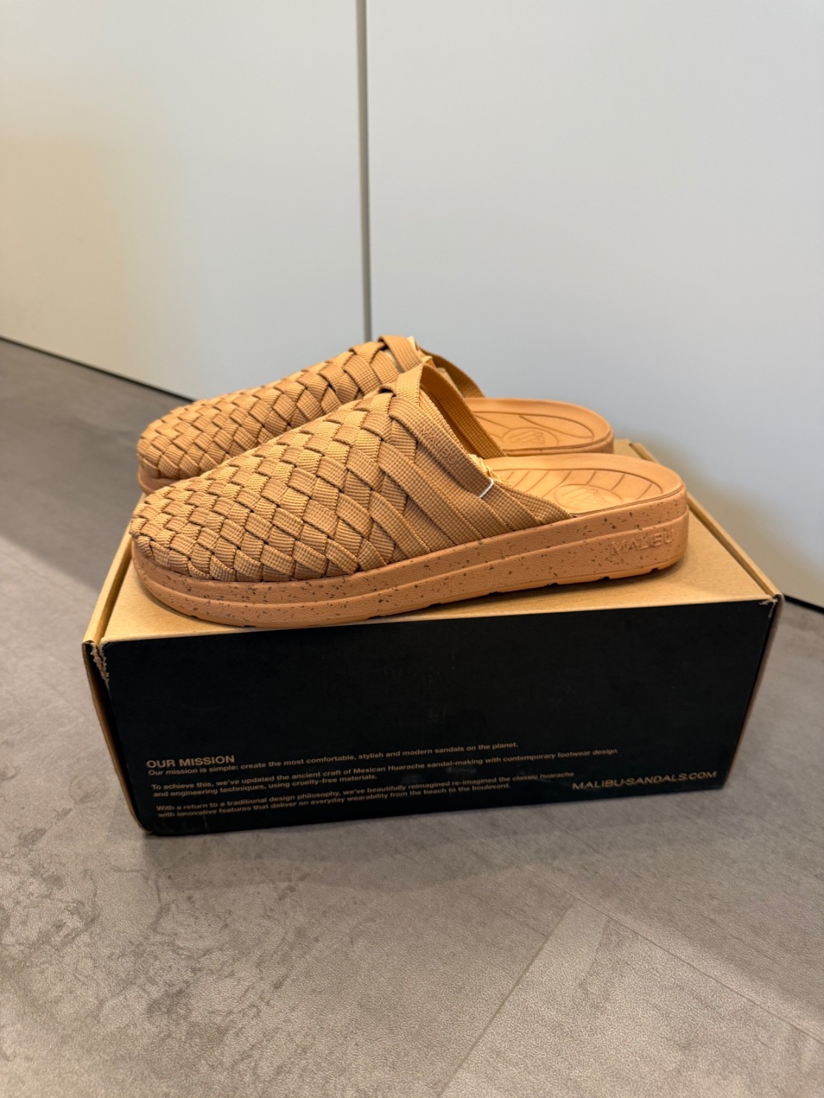 Men’s Malibu Sandals Colony Nylon EVA Rubber Woven Sandal Tan / Tan (Brand New)