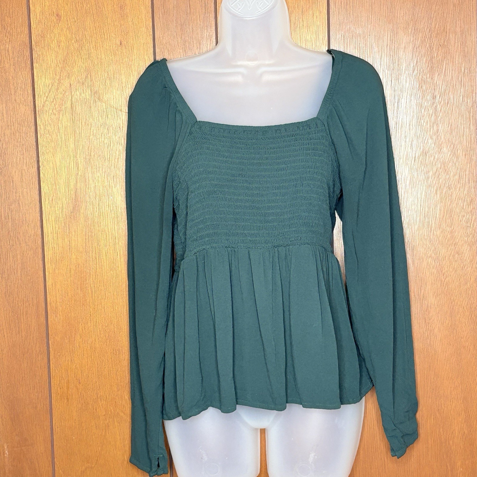 Old Navy Top Womens M Green Smocked Peplum Romantic Cottage Coquette Fairy Boho