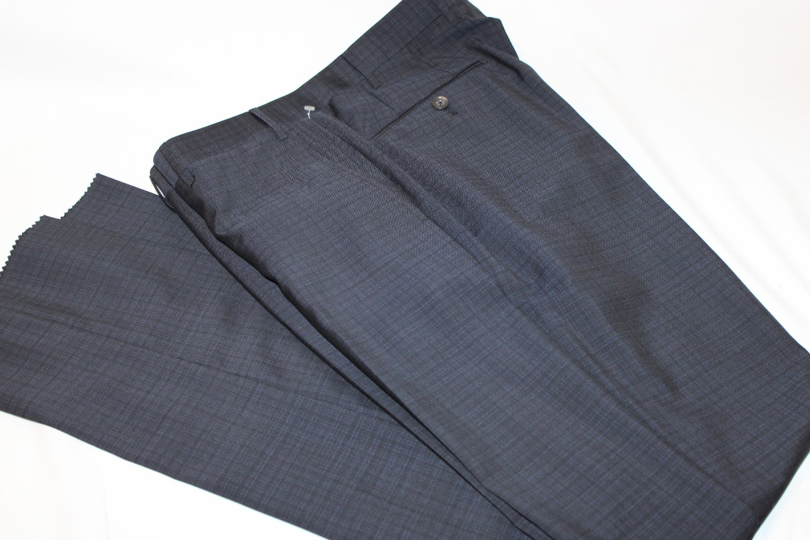 Corneliani Collection Virgin Wool Black Navy Plaid 2-Button Suit Size 42R $2995