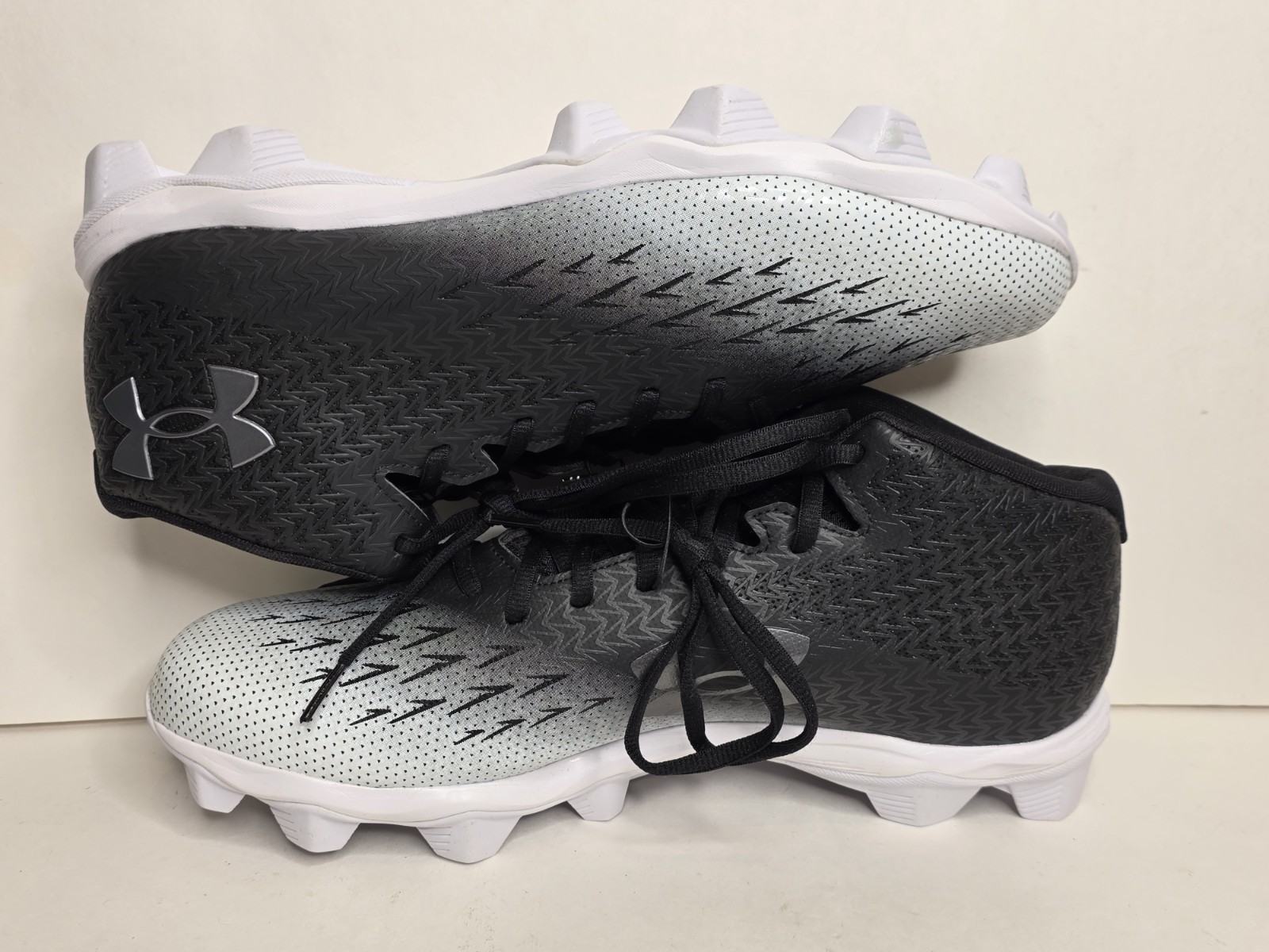 Under Armour Spotlight Franchise 4.0 RM Football Cleats Black White NEW Size 13