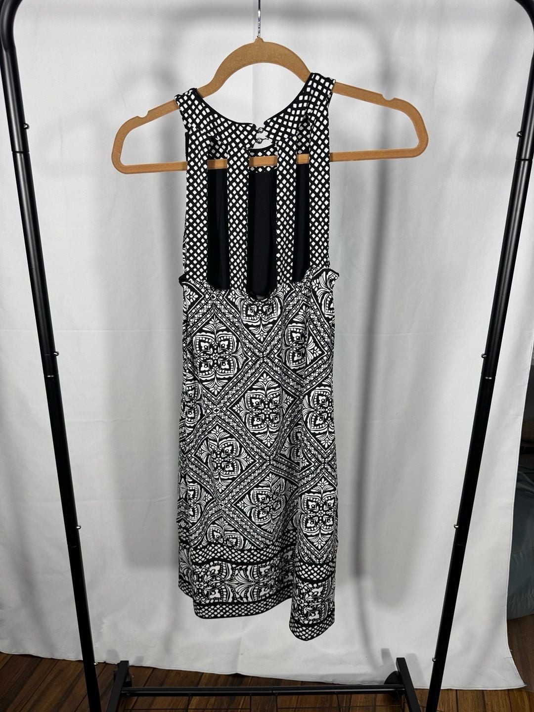White House Black Market Sleeveless Geometric Print Shift Dress