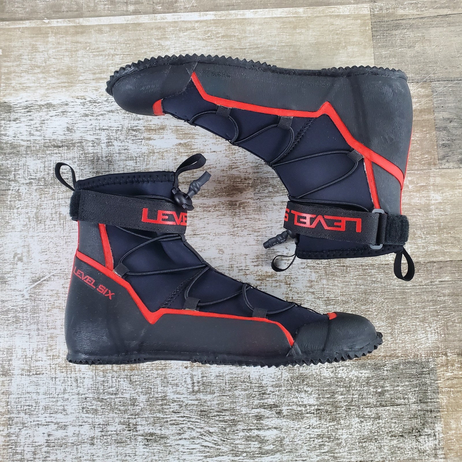 Level Six Creek 2.0 Mens Sz 7 Neoprene Boots Black Red Mid Top Water Sport
