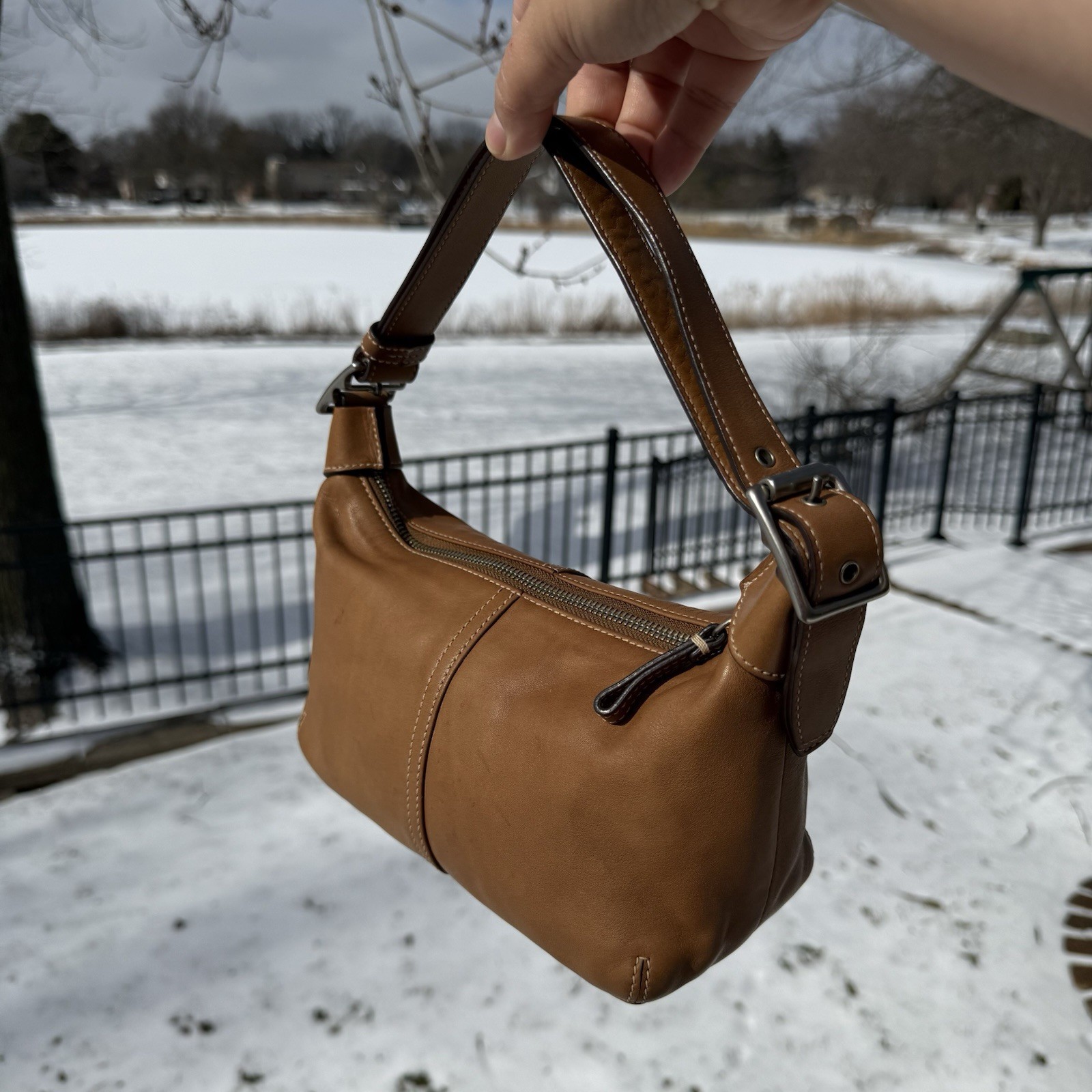 COACH 9564 British Tan Leather Legacy Demi Hobo Shoulder Bag Convertible Strap