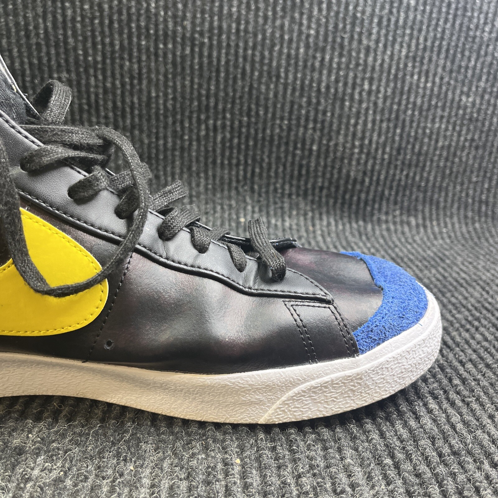 🔥🔥🔥Nike Blazer Mid Peace, Love, and Basketball 2020 Size 15 Used Good