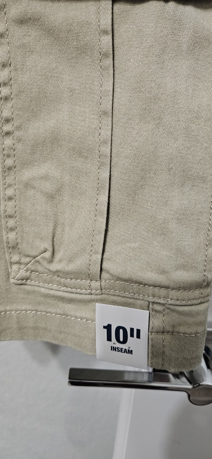 George Men’s Beige Solid Cargo Shorts Flat Front Cargo Pockets Button 10 in