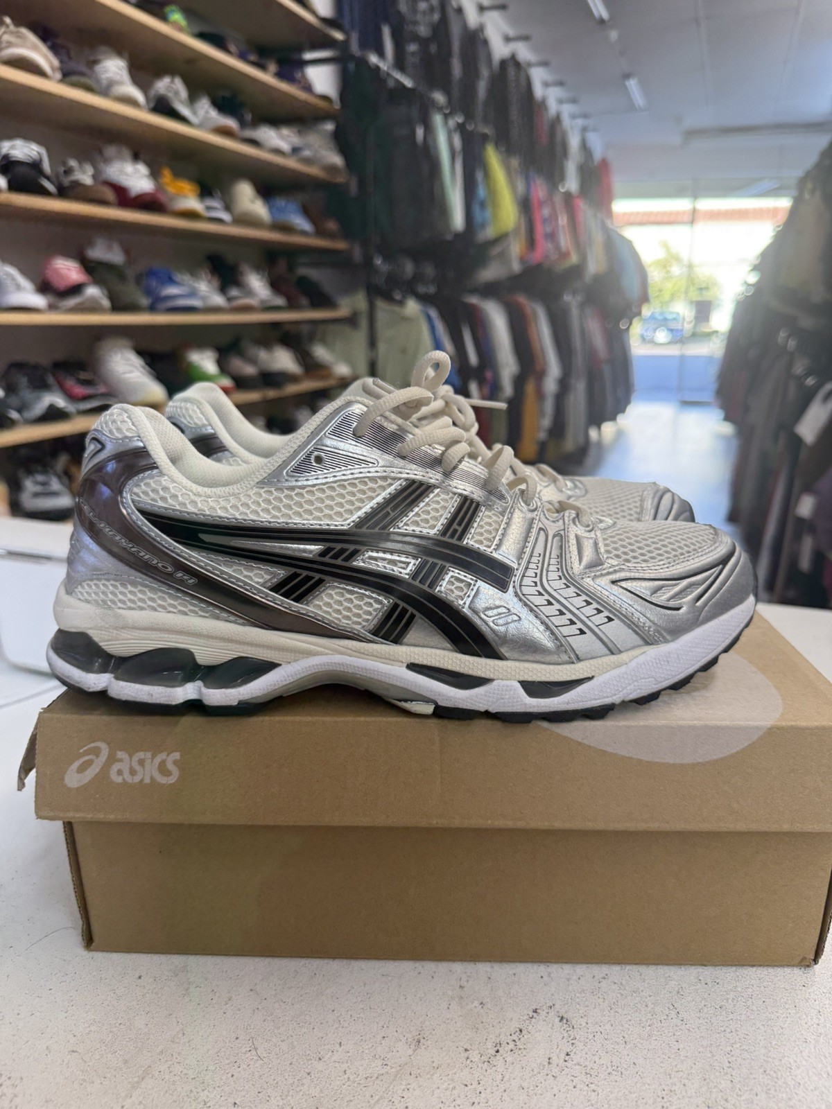 Asics Gel Kayano 14 Silver Cream-Very Clean-Size 11.5