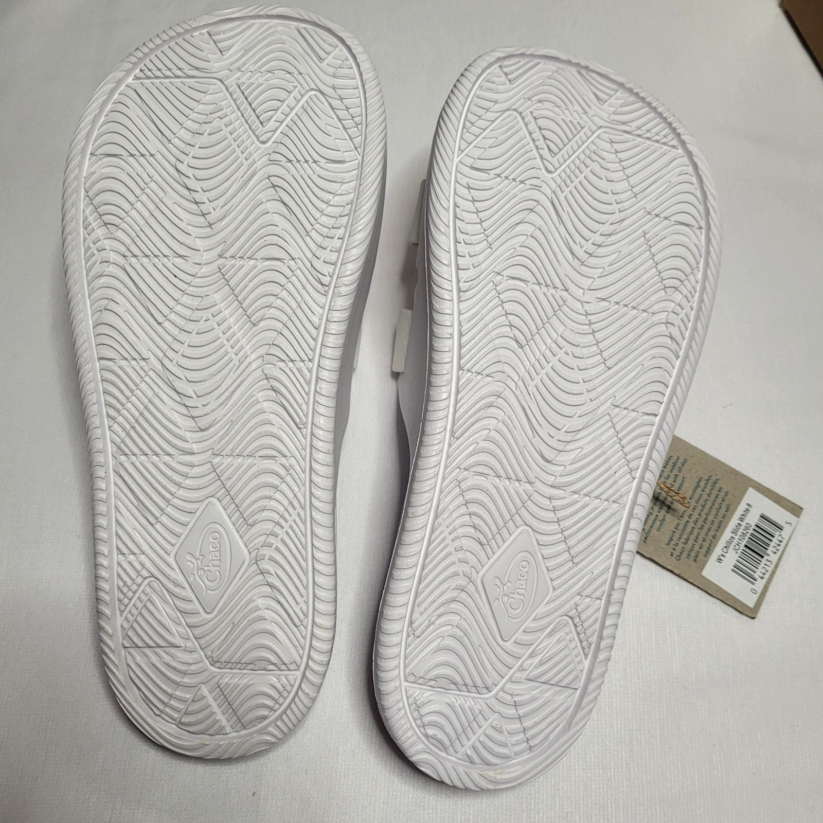 New!! Women’s Size US8 White Chaco Chillos Slide