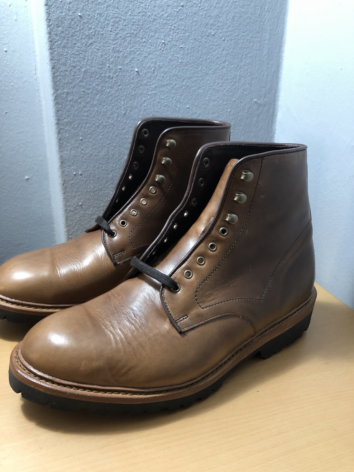 Allen Edmonds Higgins Mill Natural Leather Weatherproof Lugs Boots 8.5 3E Brown