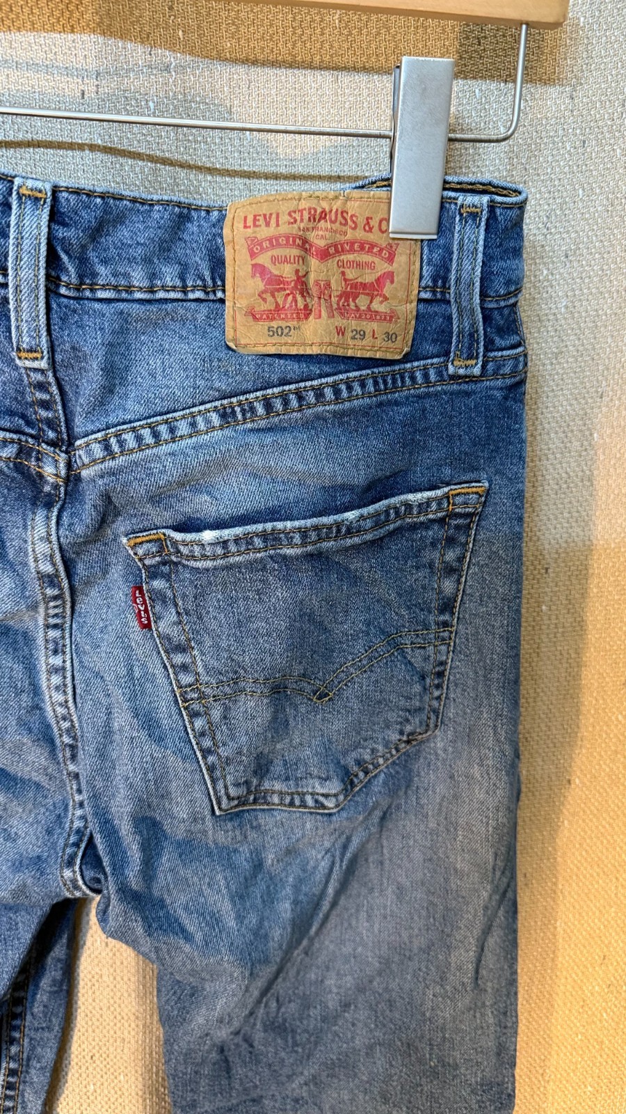 Levi’s 502 Regular Taper Jeans Men’s 29x 30 (Ins 28.5) Medium Wash Denim Red Tab