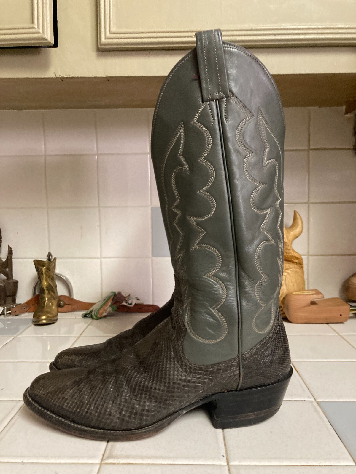 Vintage Sanders Handcrafted Boots Silver Snakeskin & Leather Pull on Men 9 B