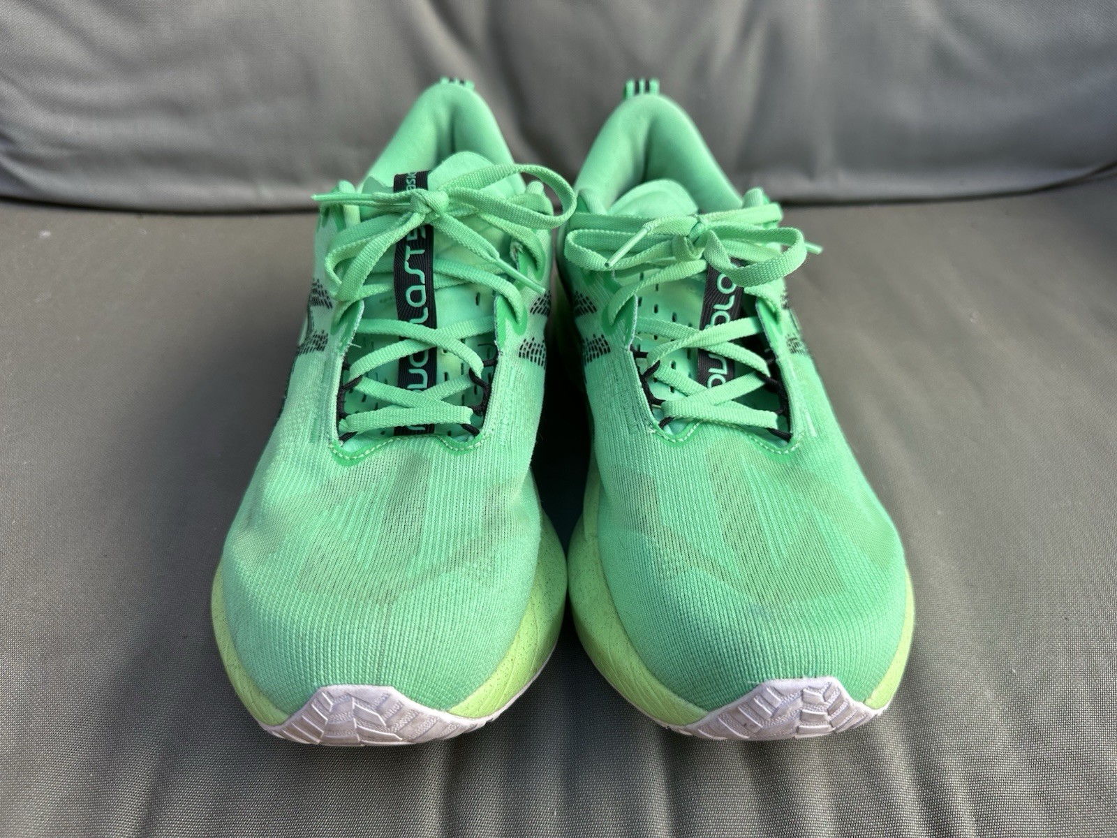 Men’s ASICS Novablast 5 Athletic Running Shoes NBY – Vital Green – Size 10.5