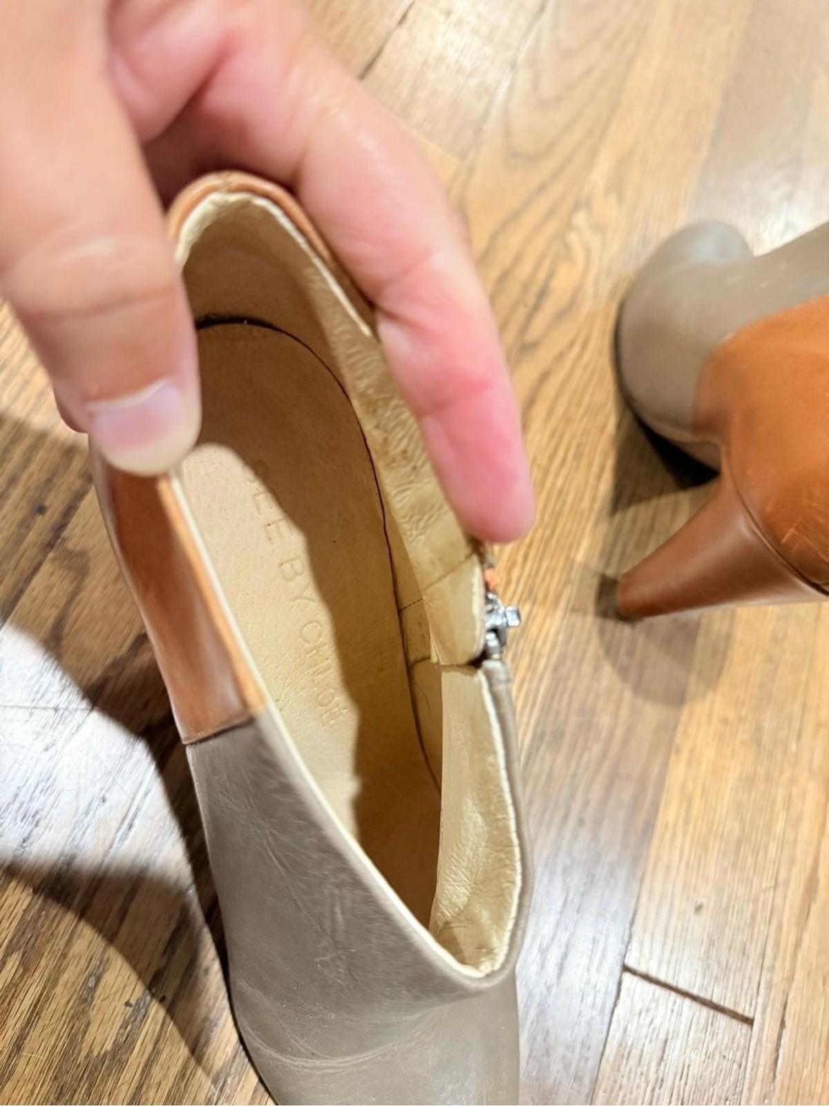 See By Chloe Women’s Two-Tone Taupe and Cognac Ankle Booties 39