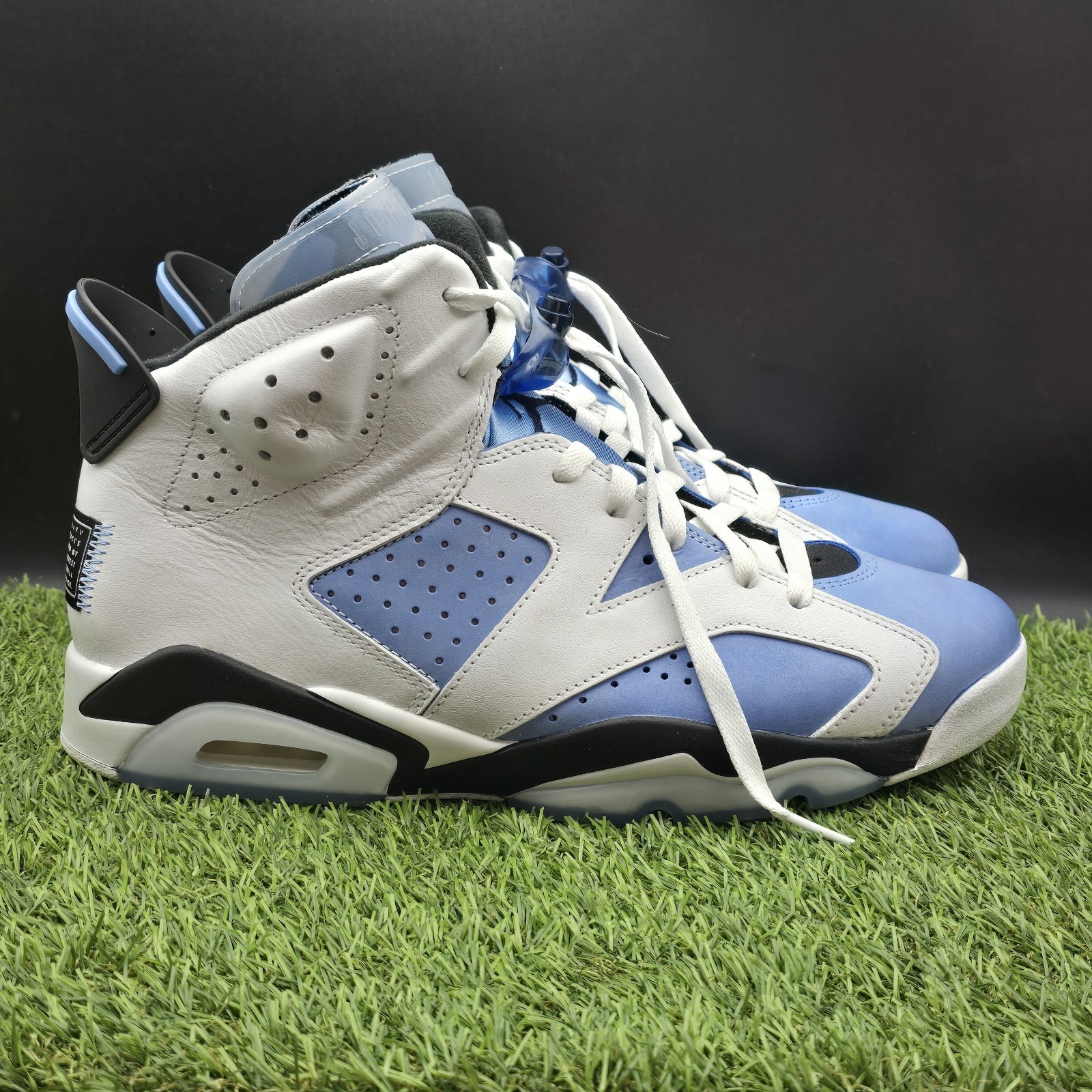 Jordan 5 Retro “University Blue”, Pre-Owned(Great Shape), OG Box, Sz 10.5M/12W