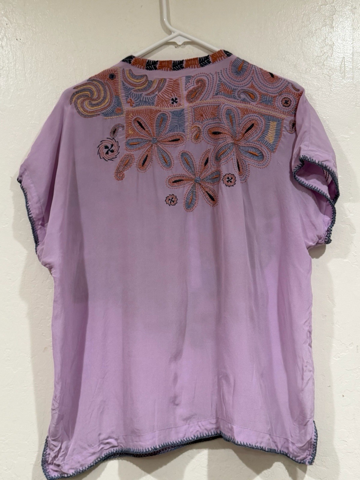 Johnny Was Biya Silk Embroidered Boho Blouse Lavender Purple Floral Henley L